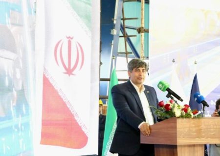 در شرکت فولاد مبارکه، بیش از ۸ میلیارد دلار طرح توسعه داریم که طرح الکترود گرافیتی از مهمترین طریح های این شرکت با حدود ۵۰ درصد سهام است