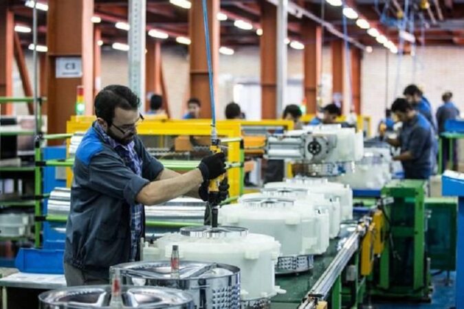 تسهیل و تسریع در فرآیند «تمدید مهلت واردات» واحدهای تولیدی مناطق آزاد و ویژه اقتصادی در کمیته ماده ۳ وزارت صمت